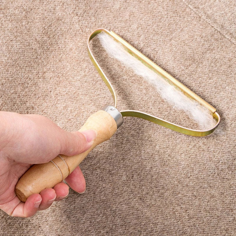 Portable Wooden Handle Lint Remover Brush – Reusable Fabric Shaver for Clothes, Sofas & Upholstery